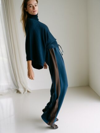 Aimee the label NERO SWEATER
