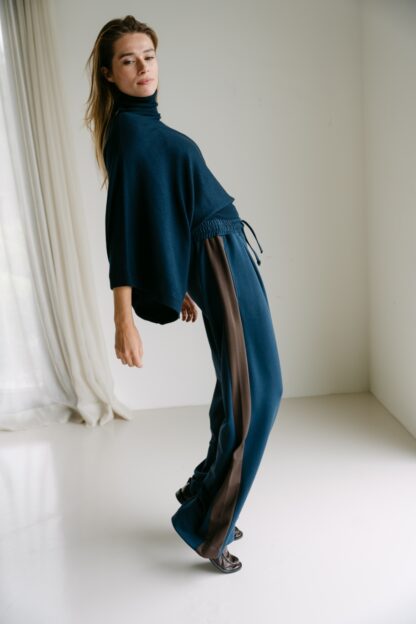 Aimee the label NERO SWEATER